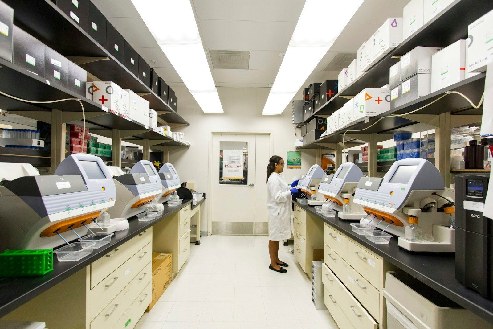 Medical imaging equipment for cancer diagnosis